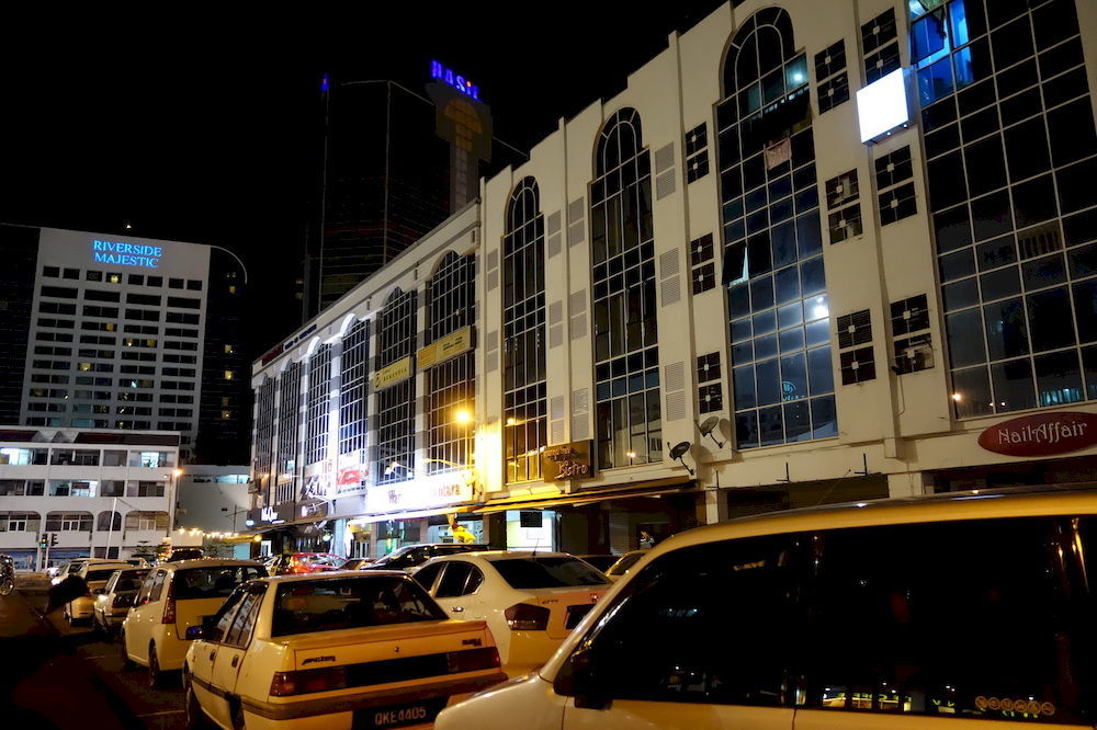 Hero Hostel Kuching Kültér fotó
