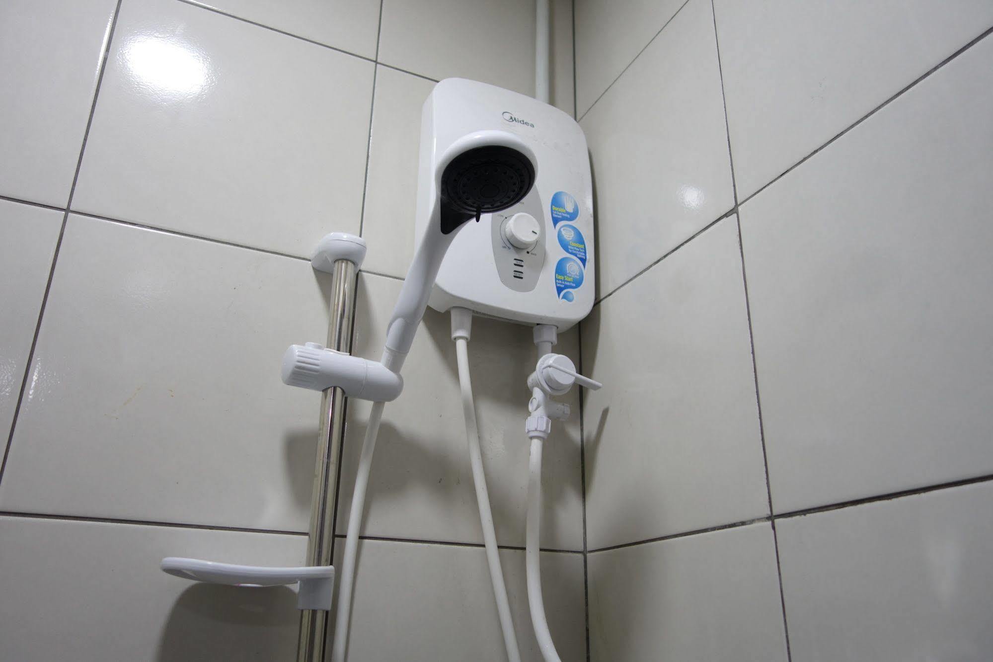 Hero Hostel Kuching Kültér fotó