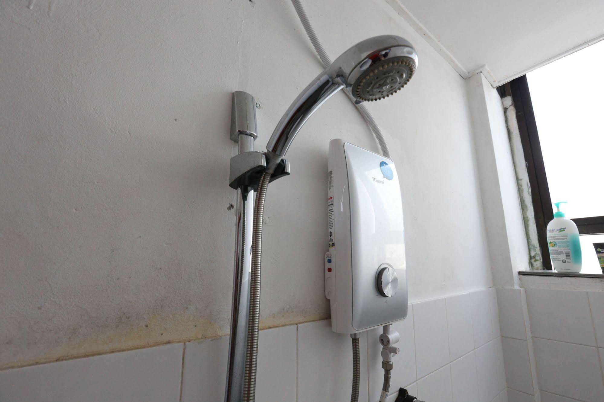 Hero Hostel Kuching Kültér fotó