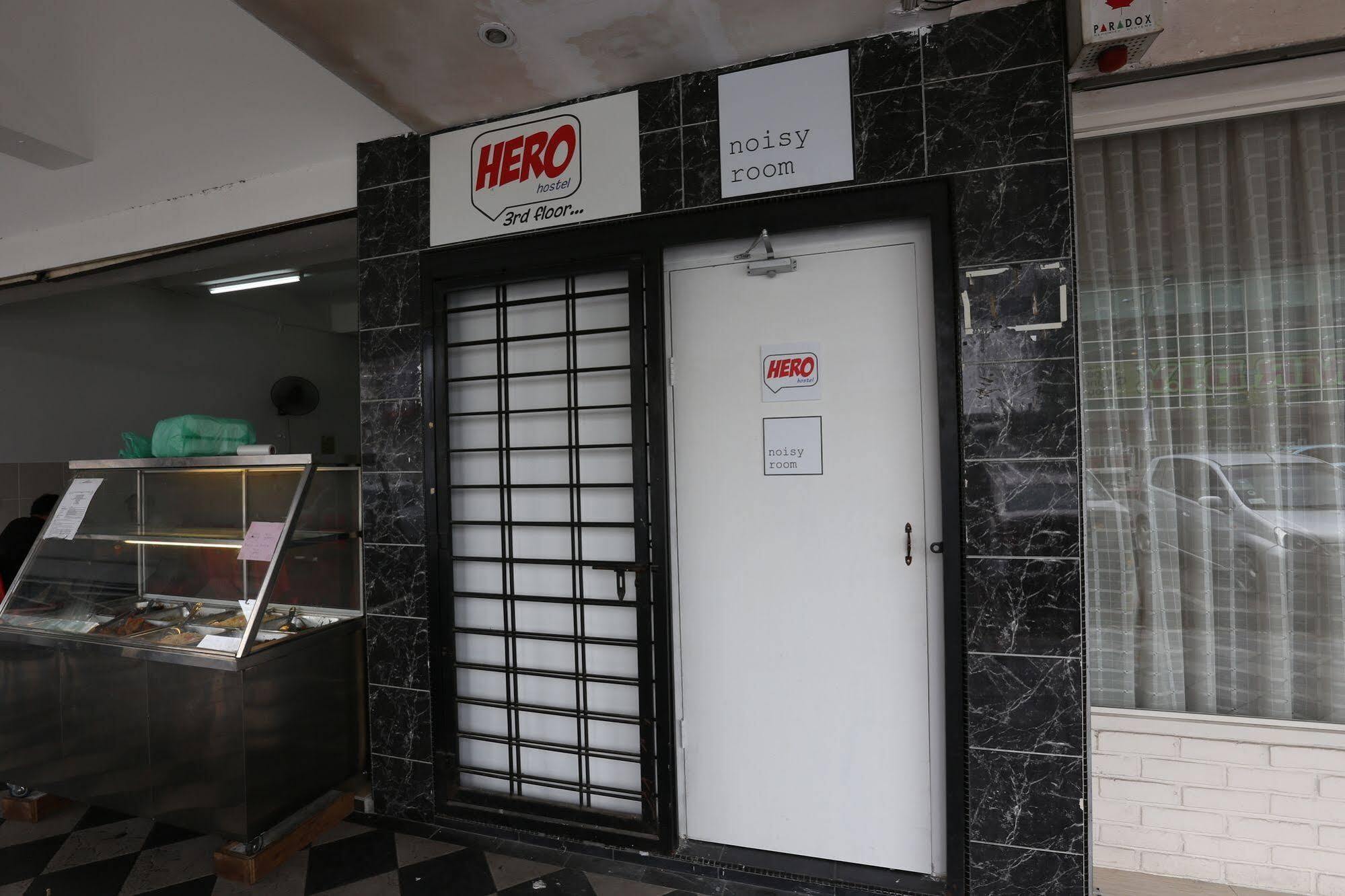 Hero Hostel Kuching Kültér fotó
