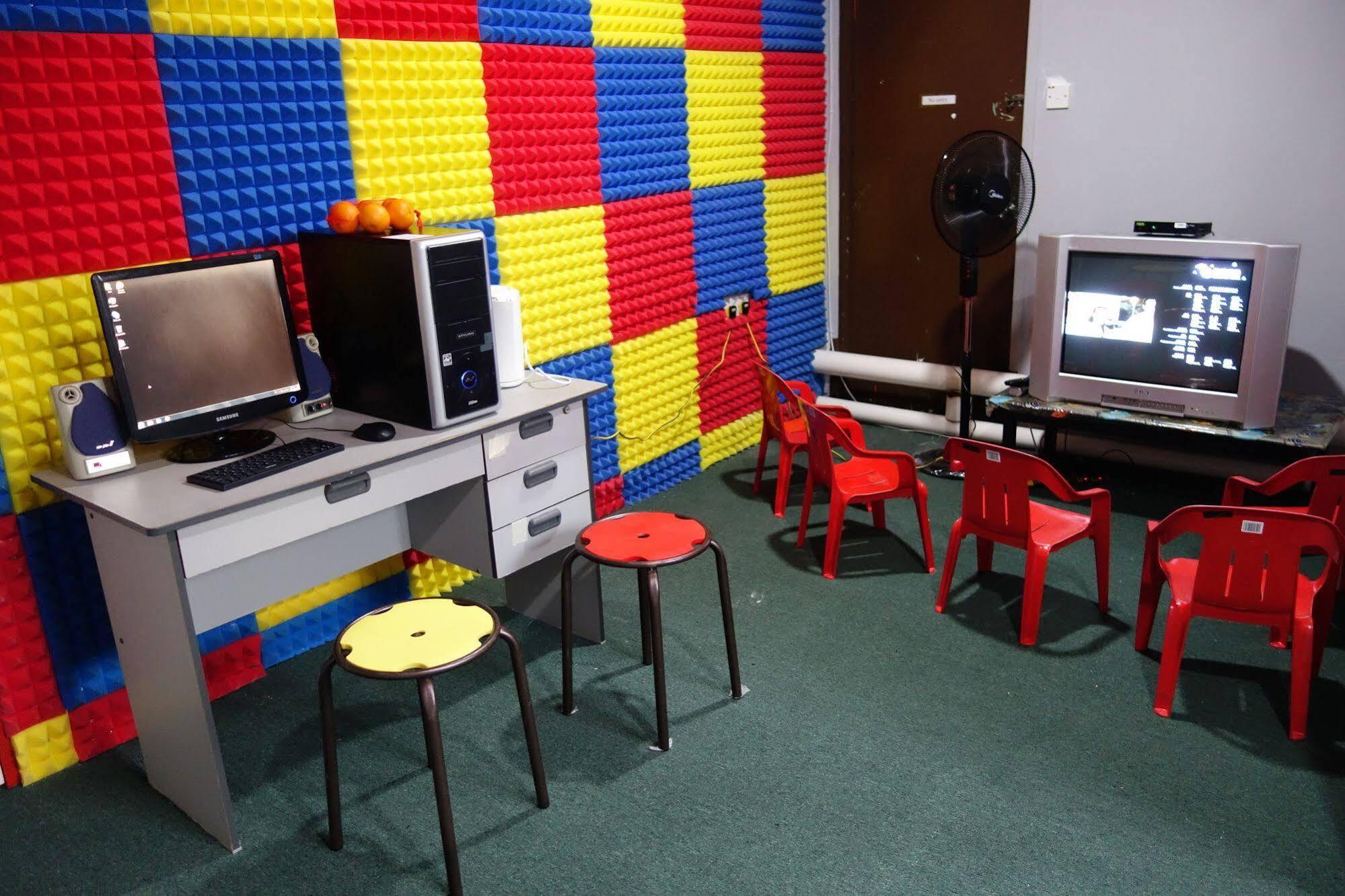 Hero Hostel Kuching Kültér fotó
