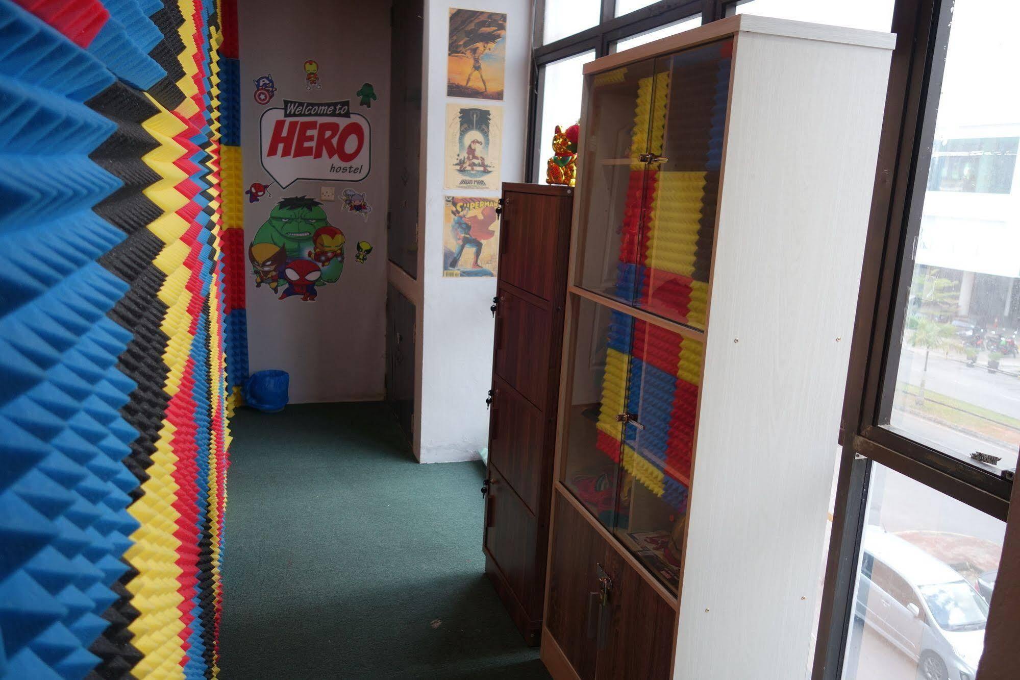 Hero Hostel Kuching Kültér fotó